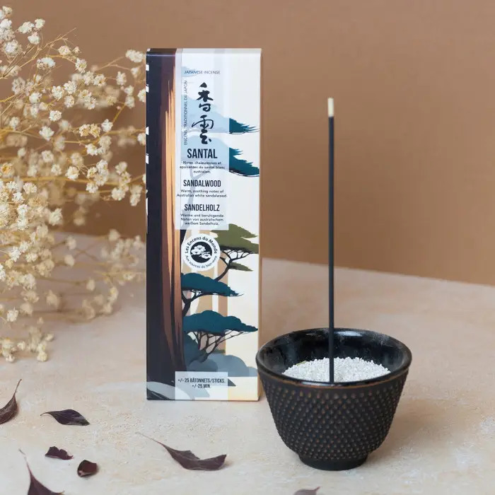 Tradícionális japán füstölőpálcika, kevés füsttel - meleg, fás illat - ellazulás, stresszoldás, nyugalom